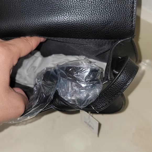 NWT Francesca's Women's Camilla Saddle Black Crossbody - Picture 6 of 7